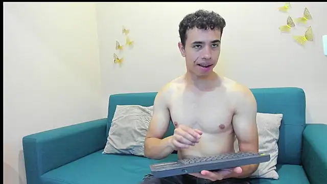 Muscle Scott online show from October 2025 12:12:02 PM