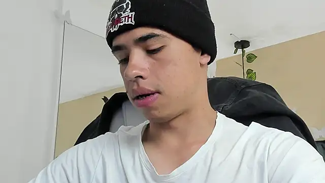 Muscle Scott online show from October 2025 12:13:02 PM