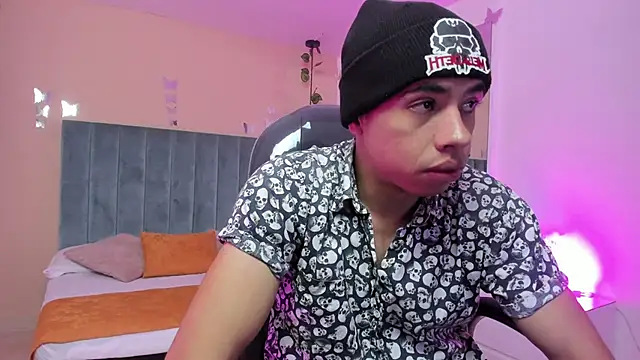 Muscle Scott online show from December 2025 12:36:02 PM