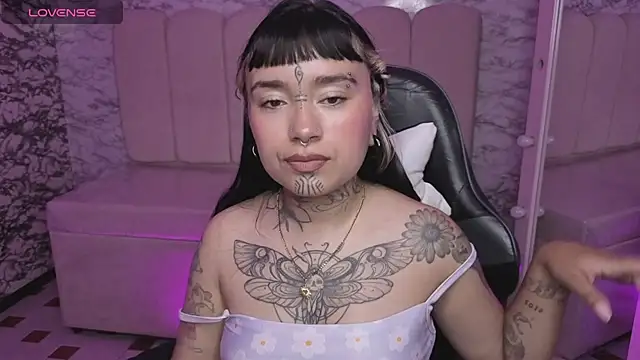 alana18 v online show from September 2025 01:11:02 PM
