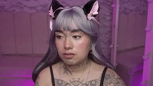 alana18 v online show from September 2025 01:11:02 PM