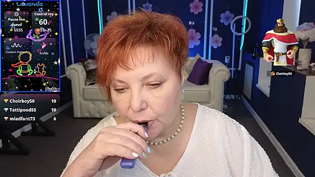 Kira Kenett online show from October 2025 07:38:01 AM