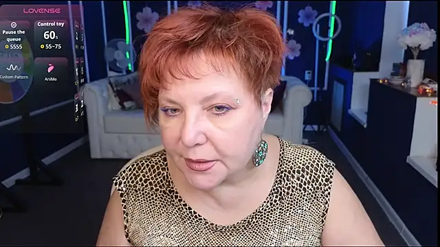 Kira Kenett online show from October 2025 07:50:01 AM