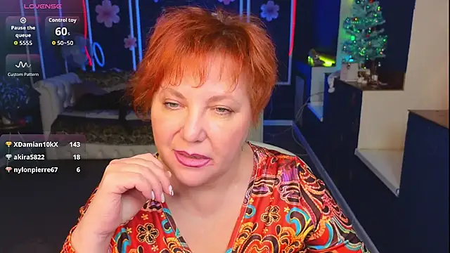 Kira Kenett online show from December 2025 03:27:02 PM