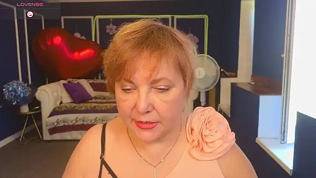 Kira Kenett online show from June 2026 06:12:02 AM