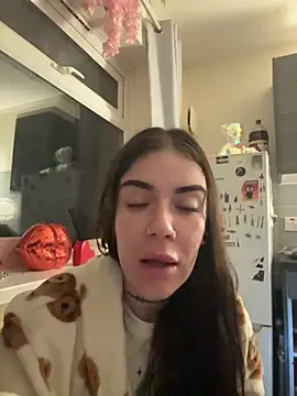 valentinalamont online show from September 2025 12:54:01 AM