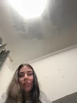 valentinalamont online show from September 2025 09:27:02 PM