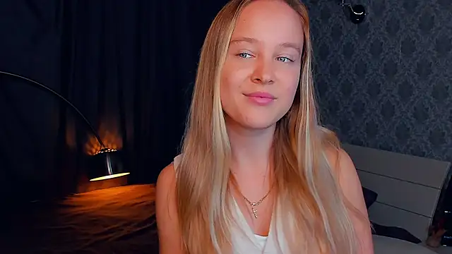 SoonMoor online show from September 2025 06:07:01 PM