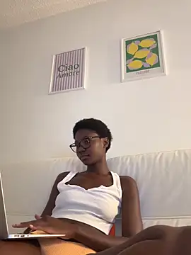 Snapshot of ebonysweetyy chatting on September 2025 04:06:02 PM ebonysweetyy online show from September 2025 04:06:02 PM