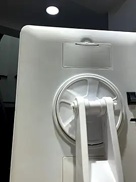 TiffanyyLam online show from October 2025 11:31:02 AM