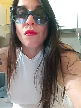 Snapshot of sexy7883 chatting on March 2025 08:31:02 PM sexy7883 online show from March 2025 08:31:02 PM
