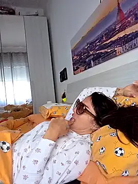 sexy7883 online show from November 2025 06:47:01 AM