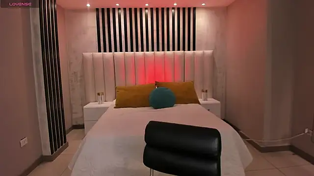 LucyWeiss  online show from November 2025 08:41:01 PM