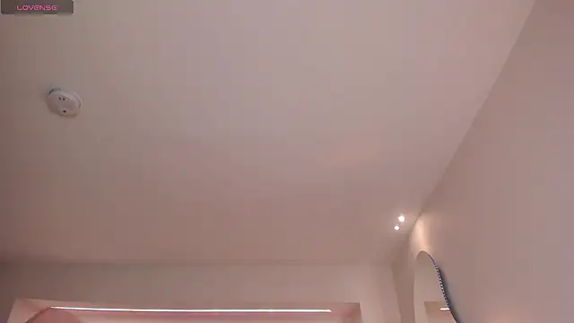 LucyWeiss  online show from November 2025 09:29:02 PM