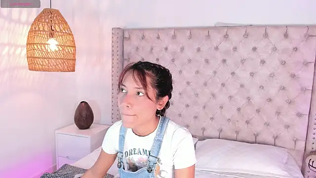 AdharaMancinii online show from November 2025 11:33:02 AM