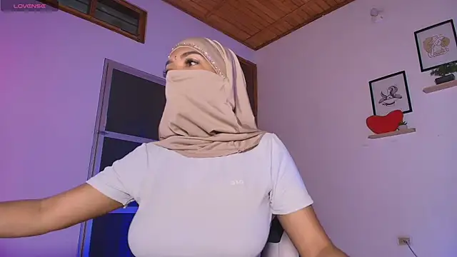 Snapshot of Yuli_arabic chatting on February 2026 07:34:02 PM Yuli arabic online show from February 2026 07:34:02 PM