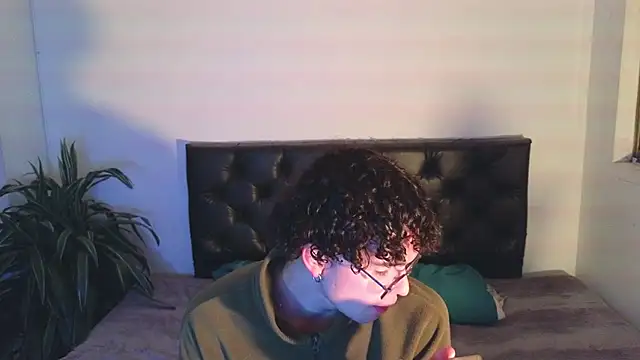 Snapshot of sandro_vitali chatting on September 2025 05:53:02 AM sandro vitali online show from September 2025 05:53:02 AM