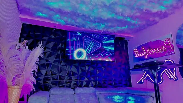 Naomy Alvaradoo online show from October 2025 07:25:02 PM