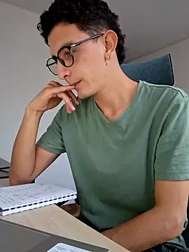 Snapshot of STEVAN_RXX chatting on October 2025 09:36:01 PM STEVAN RXX online show from October 2025 09:36:01 PM