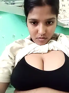 Snapshot of Palak-Sharma chatting on May 2026 05:15:02 AM Palak-Sharma online show from May 2026 05:15:02 AM
