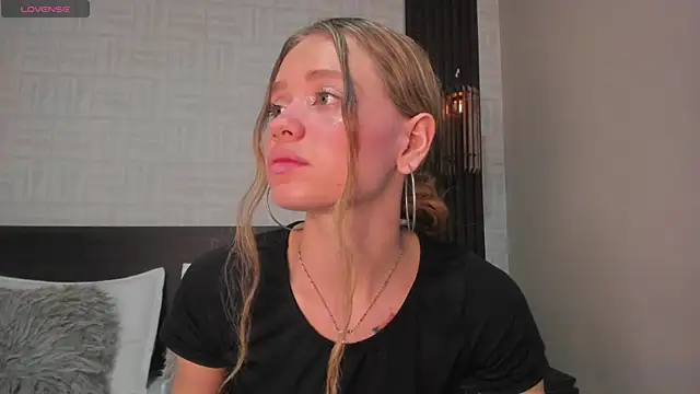 Brianna Bondd online show from October 2025 04:20:02 PM