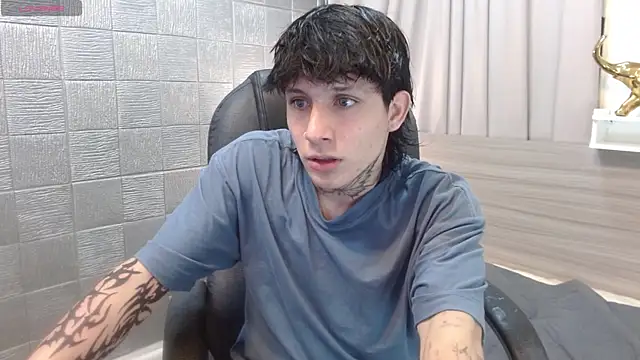 Iantwink18 online show from November 2025 02:17:02 AM