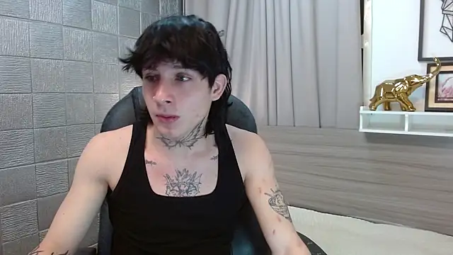 Iantwink18 online show from December 2025 09:48:01 AM