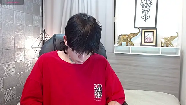 Iantwink18 online show from December 2025 06:42:02 AM