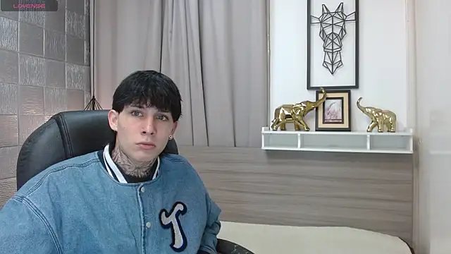 Iantwink18 online show from February 2026 10:17:02 PM