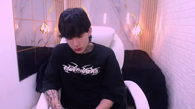 Iantwink18 online show from March 2026 04:38:02 AM