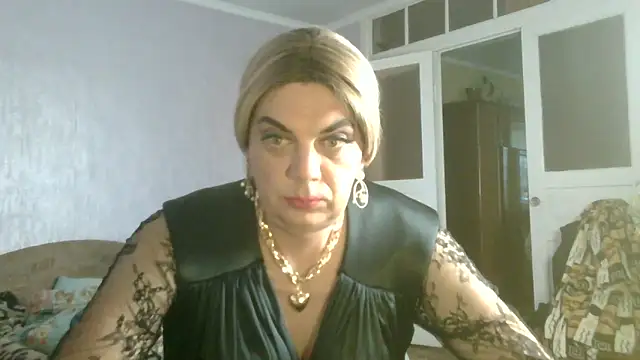 Snapshot of NiraFrost chatting on October 2025 05:48:02 AM NiraFrost online show from October 2025 05:48:02 AM