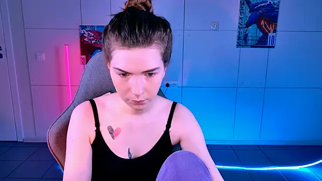 Snapshot of AliceCUNTach chatting on November 2025 05:05:01 AM AliceCUNTach online show from November 2025 05:05:01 AM