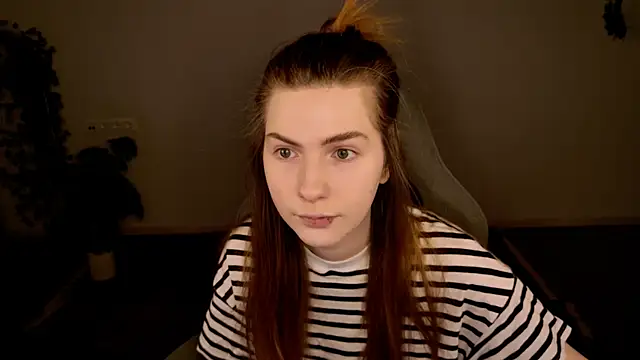 Snapshot of AliceCUNTach chatting on December 2025 05:02:02 AM AliceCUNTach online show from December 2025 05:02:02 AM