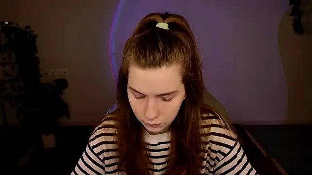 Snapshot of AliceCUNTach chatting on December 2025 05:02:01 AM AliceCUNTach online show from December 2025 05:02:01 AM