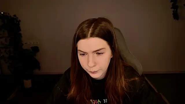 Snapshot of AliceCUNTach chatting on December 2025 05:03:02 AM AliceCUNTach online show from December 2025 05:03:02 AM