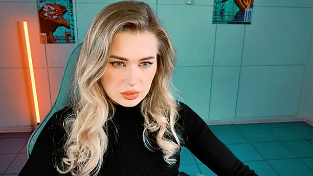 AdelLoyss online show from November 2025 01:10:02 PM