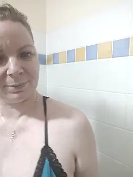 Snapshot of aussiepeaches chatting on September 2025 01:58:01 PM aussiepeaches online show from September 2025 01:58:01 PM