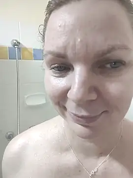 Snapshot of aussiepeaches chatting on September 2025 02:09:02 PM aussiepeaches online show from September 2025 02:09:02 PM