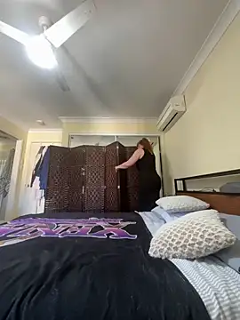 aussiepeaches online show from November 2025 04:22:01 AM