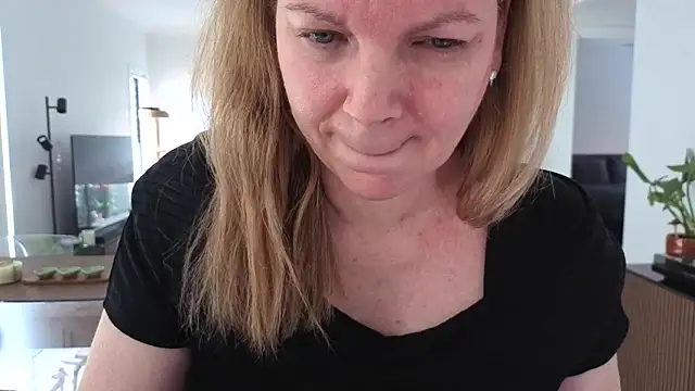 aussiepeaches online show from April 2026 02:27:02 AM