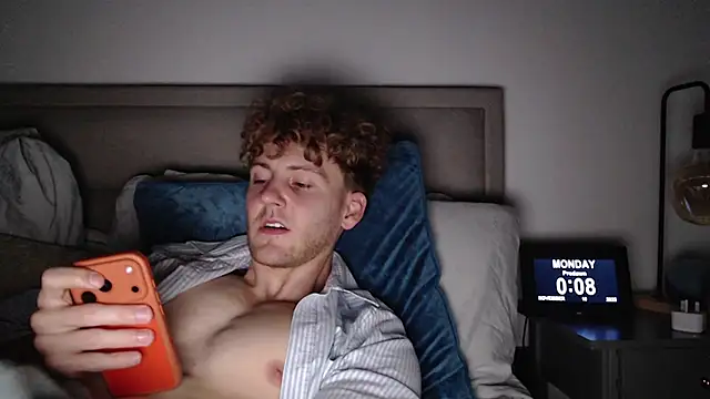 Snapshot of DominantAlex18 chatting on November 2025 12:09:01 AM DominantAlex18 online show from November 2025 12:09:01 AM