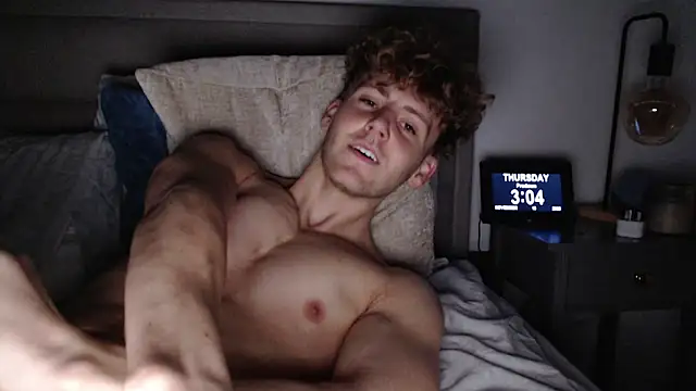 Snapshot of DominantAlex18 chatting on November 2025 03:05:01 AM DominantAlex18 online show from November 2025 03:05:01 AM