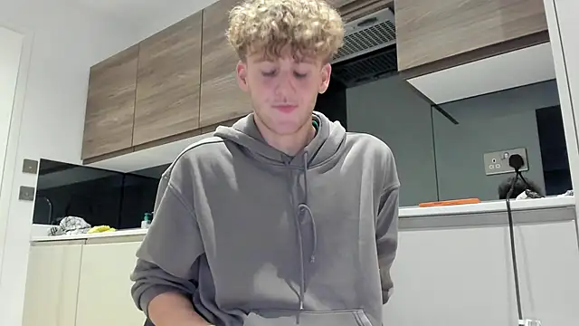 Snapshot of DominantAlex18 chatting on November 2025 08:44:01 AM DominantAlex18 online show from November 2025 08:44:01 AM