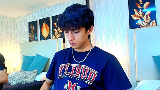 Lean Portman online show from November 2025 09:06:01 PM