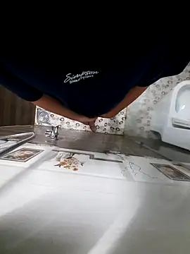 winter0cold  online show from October 2025 04:37:02 AM