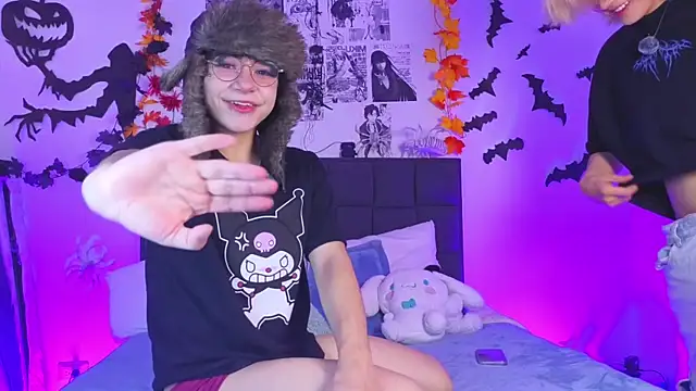 Vamps Lovers online show from October 2025 01:13:01 PM