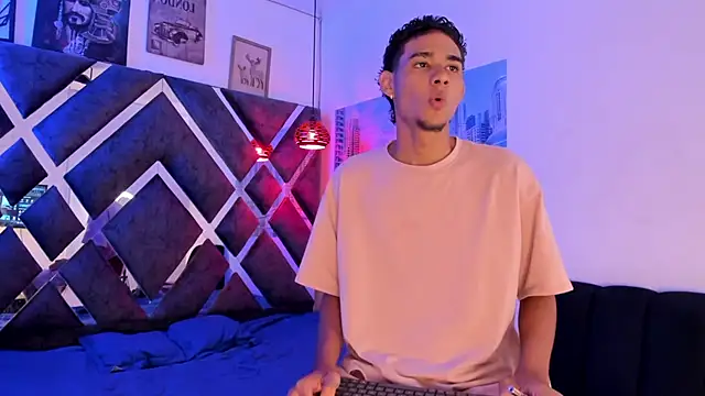 Snapshot of kenix_777 chatting on September 2025 03:40:01 AM kenix 777 online show from September 2025 03:40:01 AM