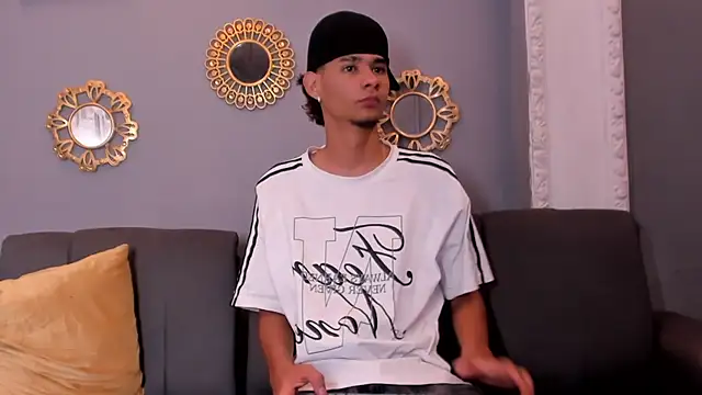 Snapshot of kenix_777 chatting on September 2025 03:41:01 AM kenix 777 online show from September 2025 03:41:01 AM