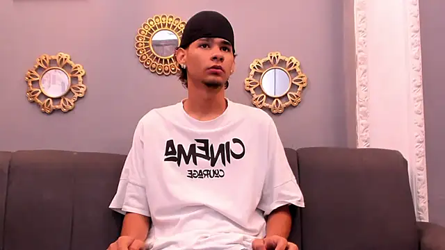 Snapshot of kenix_777 chatting on October 2025 03:37:02 AM kenix 777 online show from October 2025 03:37:02 AM