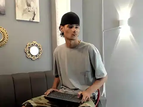 Snapshot of kenix_777 chatting on October 2025 11:05:01 PM kenix 777 online show from October 2025 11:05:01 PM